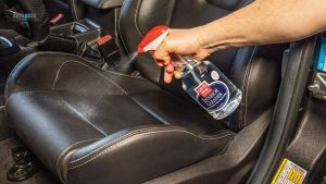 Shampoo and disinfect the car seats